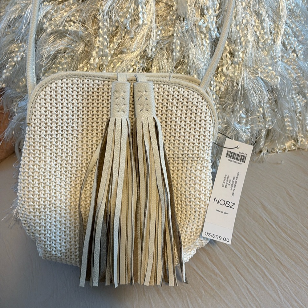 Woven straw tassel crossbody